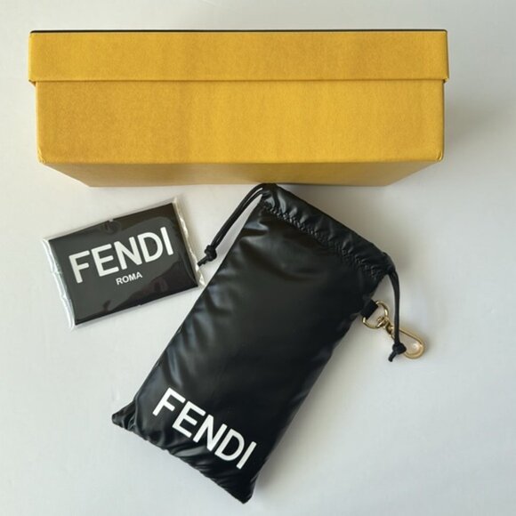 Fendi Empty Sunglasses Case, soft pouch case and cleaning cloth - Picture 6 of 6